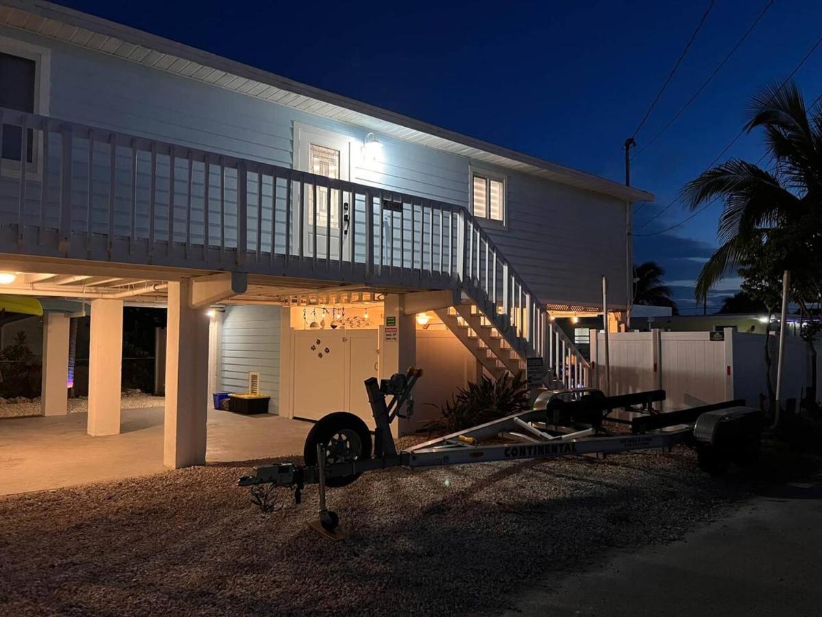 Casa Blue Pelican. マラソン エクステリア 写真