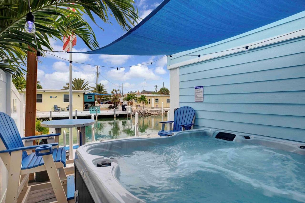 Casa Blue Pelican. マラソン エクステリア 写真