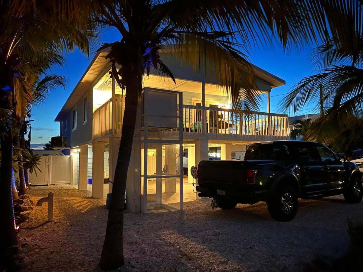 Casa Blue Pelican. マラソン エクステリア 写真